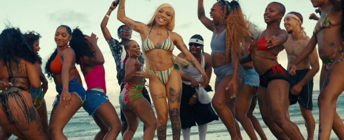 GloRilla – TGIF (Official Music Video)