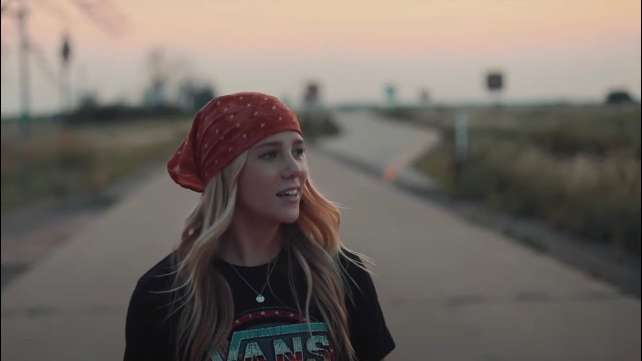 Avery Anna – I Love You More (Official Music Video)